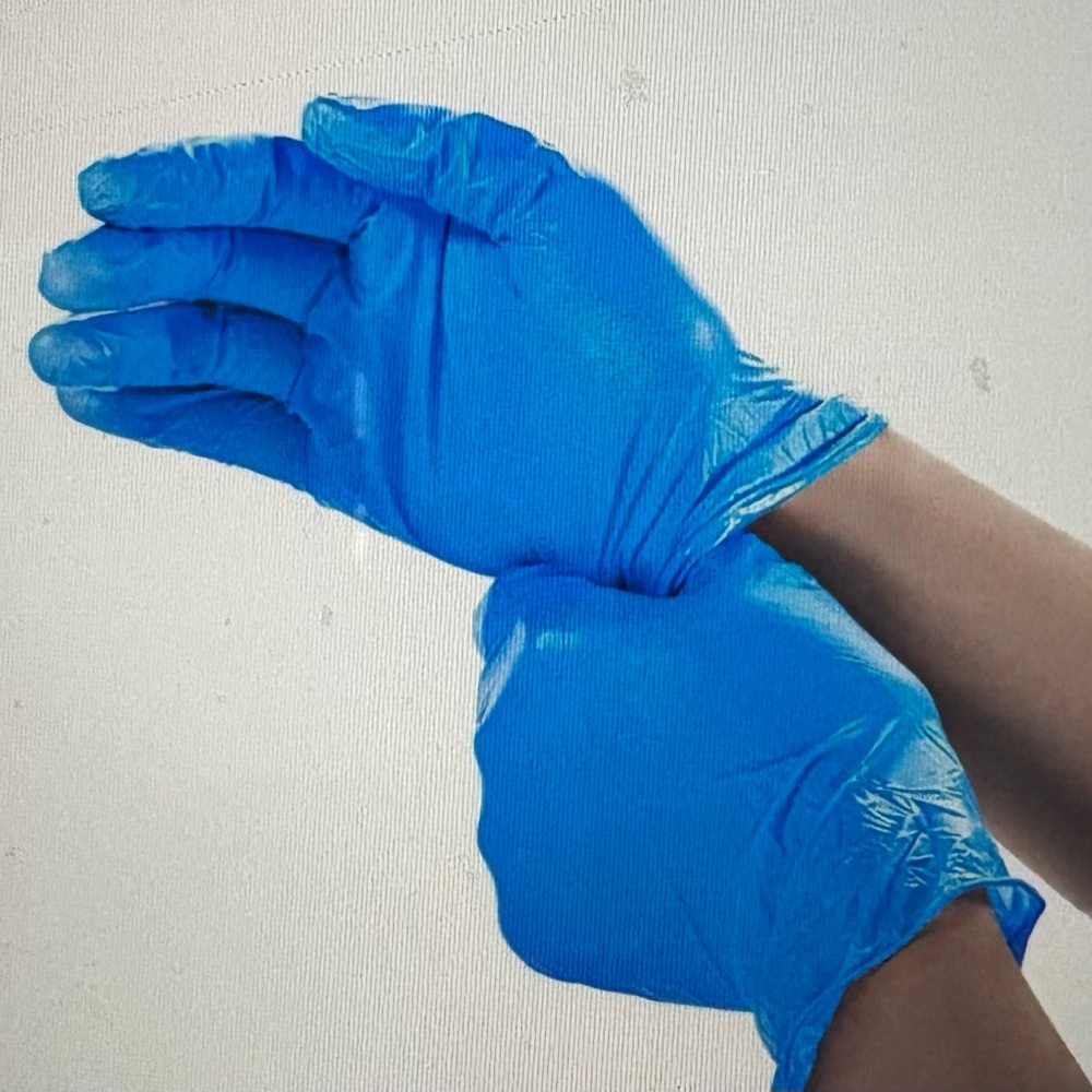 Vinyl Synmax Blue Exam Gloves - Size L
100 qty per box, 2 Boxes “NWT” Brand New